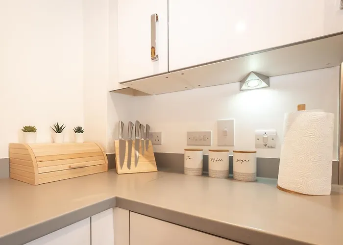 Price - Contact Us -cityscape Beautiful In The Heart Of The Action Appartamento Roma