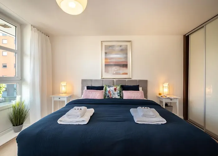 Appartamento Price - Contact Us -cityscape Beautiful In The Heart Of The Action *