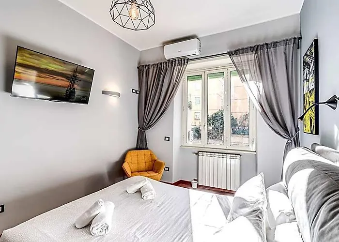Price - Contact Us -cityscape Beautiful In The Heart Of The Action * Roma