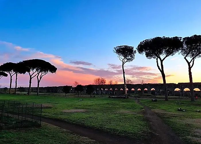 Price - Contact Us -cityscape Beautiful In The Heart Of The Action * Roma